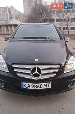 Хэтчбек Mercedes-Benz B-Class 2011 в 