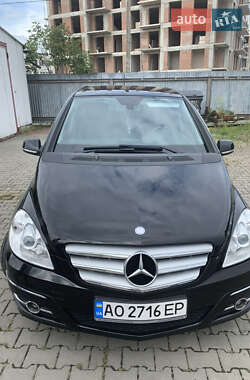 Хэтчбек Mercedes-Benz B-Class 2010 в 