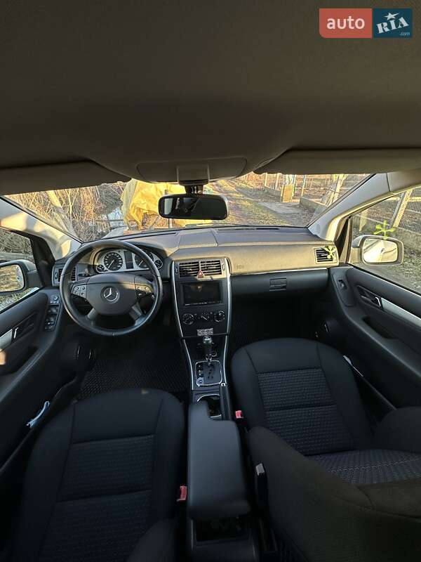 Хетчбек Mercedes-Benz B-Class 2011 в Вараші