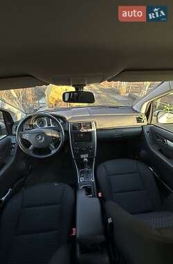 Хетчбек Mercedes-Benz B-Class 2011 в 
