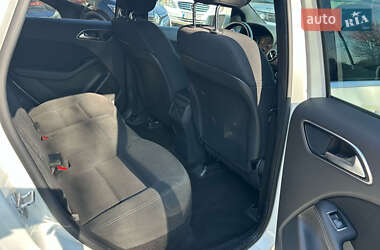 Хэтчбек Mercedes-Benz B-Class 2015 в 