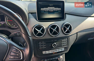 Хэтчбек Mercedes-Benz B-Class 2015 в 