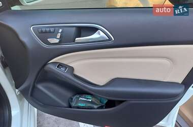 Хэтчбек Mercedes-Benz B-Class 2017 в 