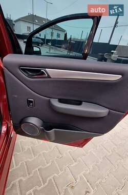 Хетчбек Mercedes-Benz B-Class 2009 в 