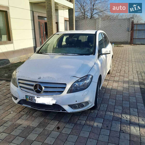Хэтчбек Mercedes-Benz B-Class 2013 в 