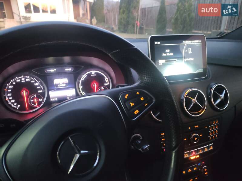 Хетчбек Mercedes-Benz B-Class 2015 в Ужгороді