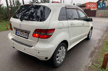 Хэтчбек Mercedes-Benz B-Class 2009 в 