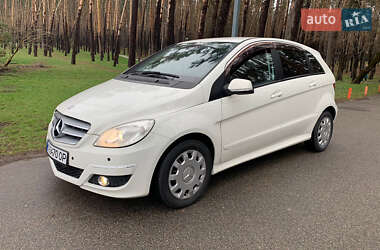 Хэтчбек Mercedes-Benz B-Class 2009 в 