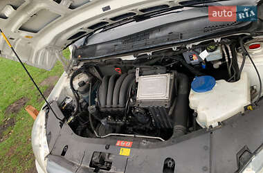 Хэтчбек Mercedes-Benz B-Class 2009 в 