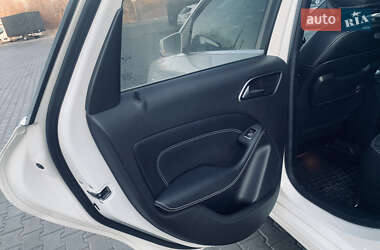 Хэтчбек Mercedes-Benz B-Class 2014 в 