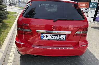 Хэтчбек Mercedes-Benz B-Class 2011 в 