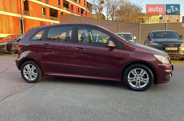 Хэтчбек Mercedes-Benz B-Class 2010 в 