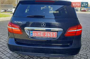 Хэтчбек Mercedes-Benz B-Class 2015 в 