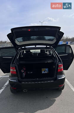 Хэтчбек Mercedes-Benz B-Class 2011 в 