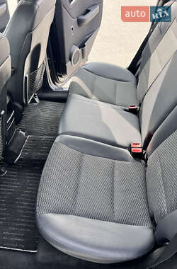 Хэтчбек Mercedes-Benz B-Class 2011 в 