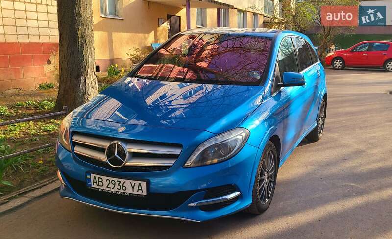 Хэтчбек Mercedes-Benz B-Class 2015 в 