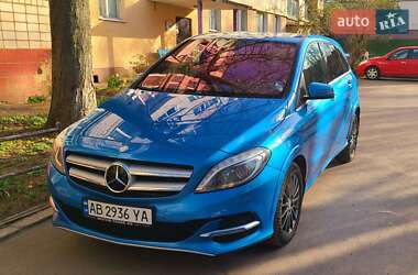 Хэтчбек Mercedes-Benz B-Class 2015 в 