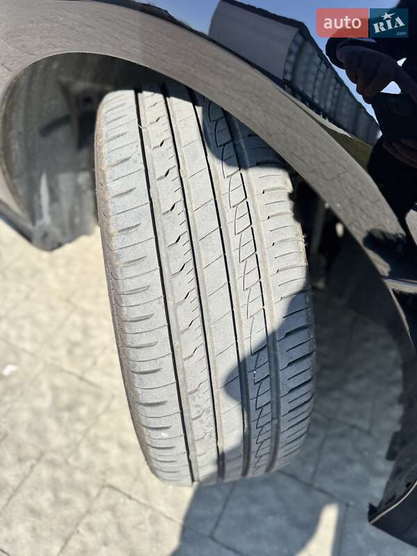 Хетчбек Mercedes-Benz B-Class 2014 в Новояворівську