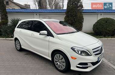 Хетчбек Mercedes-Benz B-Class 2015 в 