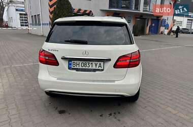 Хетчбек Mercedes-Benz B-Class 2015 в 