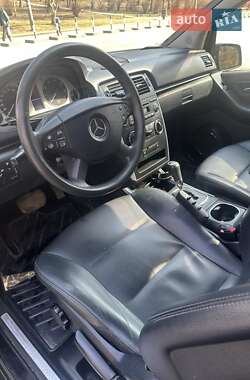 Хэтчбек Mercedes-Benz B-Class 2009 в 