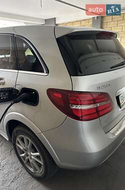 Хетчбек Mercedes-Benz B-Class 2017 в 