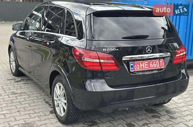 Хэтчбек Mercedes-Benz B-Class 2016 в 