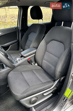 Хэтчбек Mercedes-Benz B-Class 2012 в 