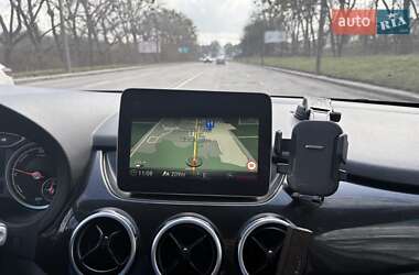 Хэтчбек Mercedes-Benz B-Class 2017 в 