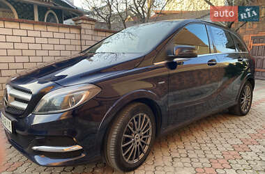 Хэтчбек Mercedes-Benz B-Class 2017 в 