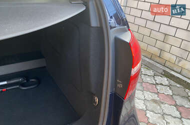 Хэтчбек Mercedes-Benz B-Class 2017 в 