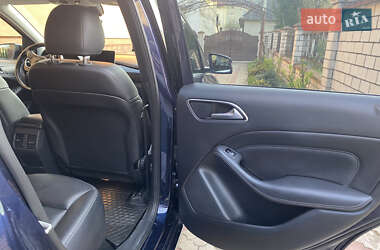 Хэтчбек Mercedes-Benz B-Class 2017 в 
