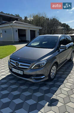 Хэтчбек Mercedes-Benz B-Class 2016 в 