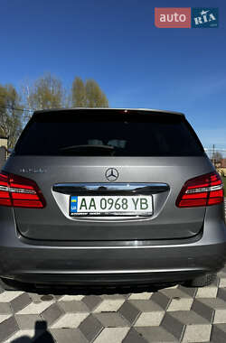 Хэтчбек Mercedes-Benz B-Class 2016 в 
