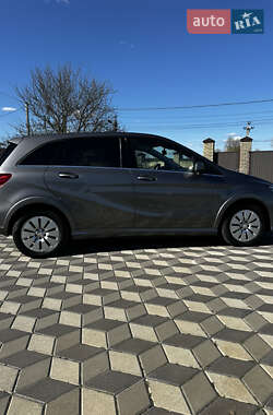 Хэтчбек Mercedes-Benz B-Class 2016 в 