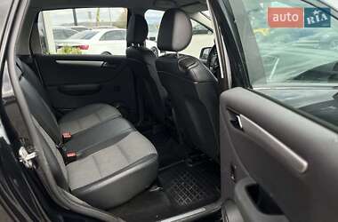 Хэтчбек Mercedes-Benz B-Class 2010 в 