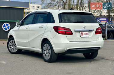 Хетчбек Mercedes-Benz B-Class 2015 в 