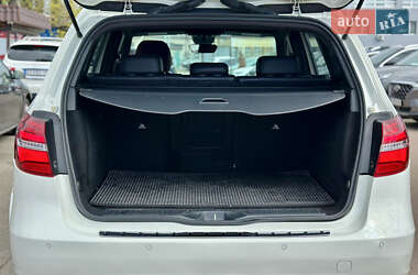 Хетчбек Mercedes-Benz B-Class 2015 в 