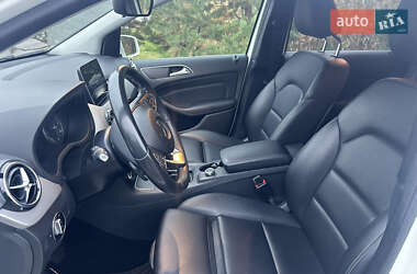 Хэтчбек Mercedes-Benz B-Class 2016 в 