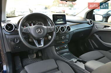 Хетчбек Mercedes-Benz B-Class 2017 в 