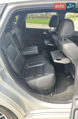 Хэтчбек Mercedes-Benz B-Class 2015 в 