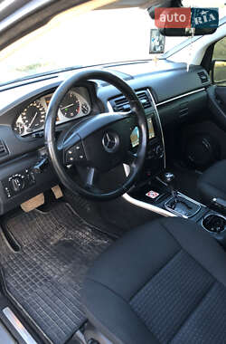 Хэтчбек Mercedes-Benz B-Class 2010 в 