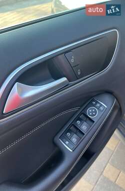 Хэтчбек Mercedes-Benz B-Class 2015 в 