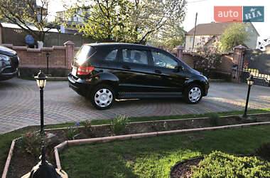 Хэтчбек Mercedes-Benz B-Class 2008 в 