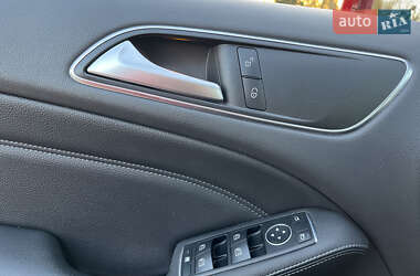 Хетчбек Mercedes-Benz B-Class 2016 в 
