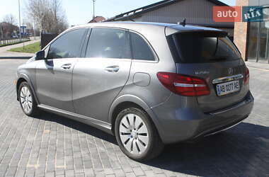 Хэтчбек Mercedes-Benz B-Class 2015 в 
