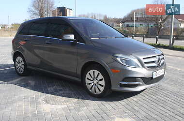 Хэтчбек Mercedes-Benz B-Class 2015 в 