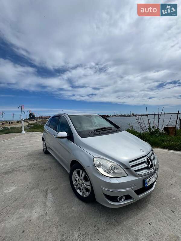 Хэтчбек Mercedes-Benz B-Class 2010 в Запорожье