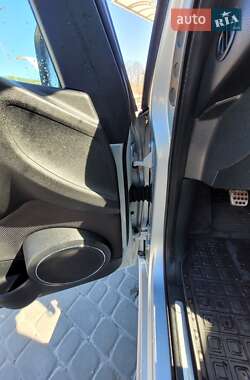 Хетчбек Mercedes-Benz B-Class 2010 в 