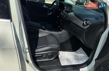 Хэтчбек Mercedes-Benz B-Class 2015 в 